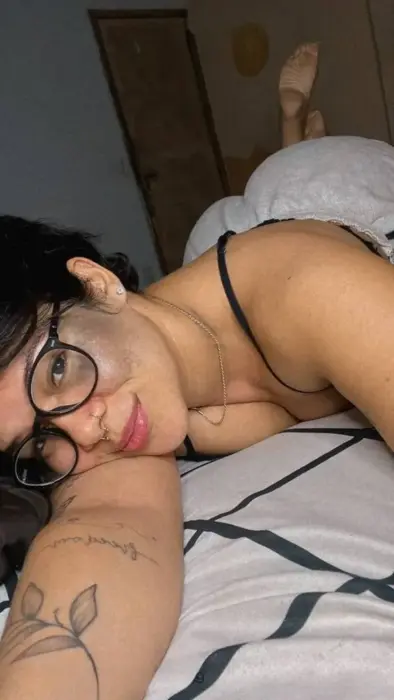 Dominique, acompanhante em Virtual