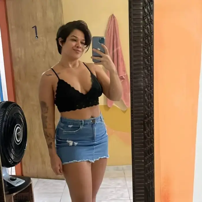 Dominique, acompanhante em Virtual